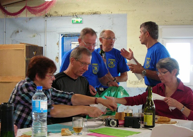 2011-10-13 38 On va passer au fromage.JPG